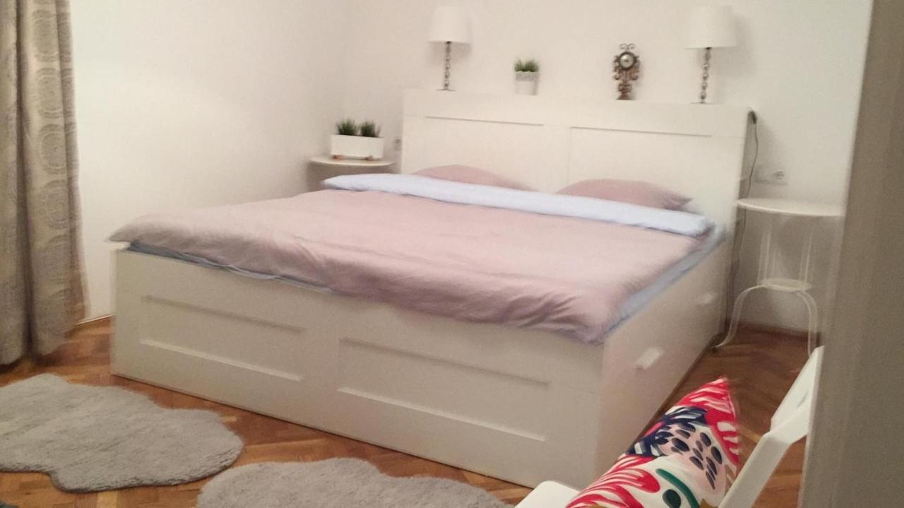 Caroline Residence アルバ・ユリア エクステリア 写真