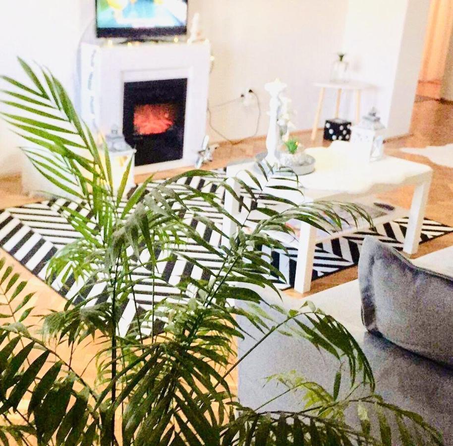 Caroline Residence アルバ・ユリア エクステリア 写真